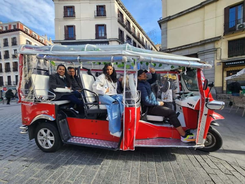 1.5-hour Tuk Tuk Tour in Madrid - Puerta de Alcalá and Retiro Park