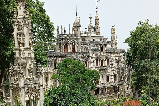 1 Hour Sightseeing Tour in Sintra with Tuktuk - The Moorish Castle high above the town