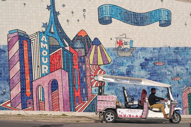 1 Hr City Tuk Tuk / Electric Car Tour of Lisbon - Lisbon Cathedral and Largo Santo António