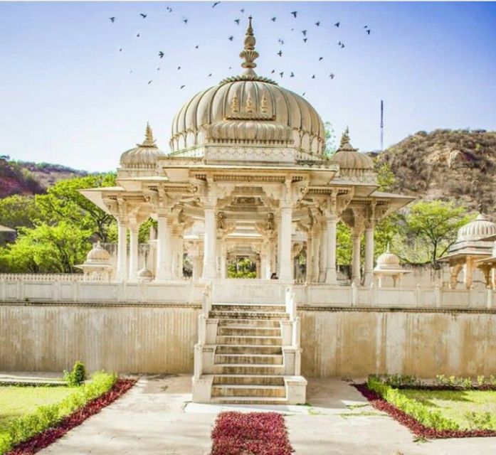 2 Days pink city jaipur sightseeing tour by tuk tuk - Shopping, Local Advice, and the Monkey Temple
