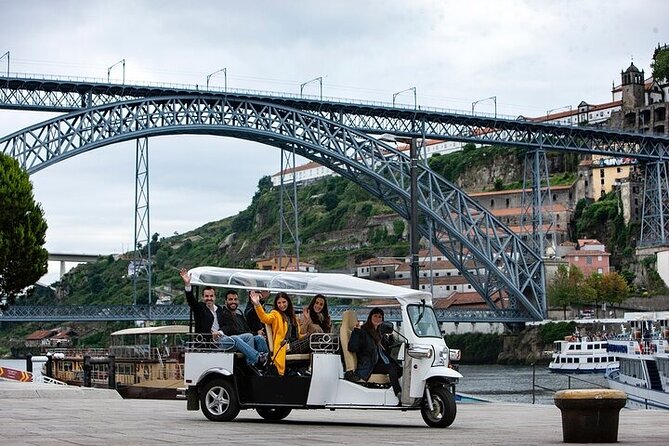 2 Hour Discover Gaia on a Private Eco-Friendly Tuk Tuk Tour - Serra do Pilar and the big Porto view
