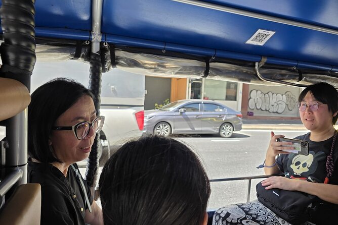 2 Hour Electric Tuk Tuk Cultural Tour of Bangkok - Pak Khlong Talat flower market in 25 minutes