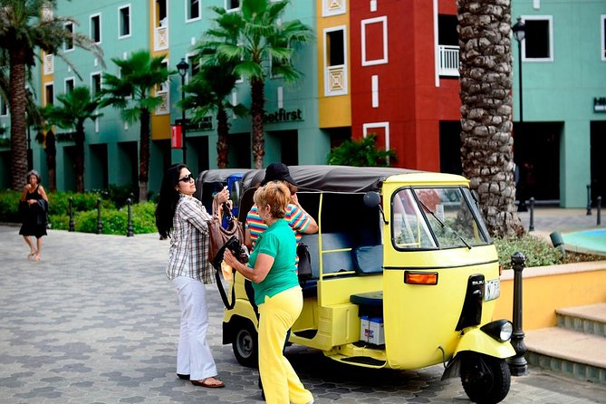 2-Hour TukTuk Rental with an Experienced Guide and Driver - A lively introduction to Willemstad by tuk-tuk