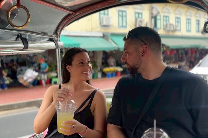 2 Hours TukTuk Adventure Bangkok Highlights - Yaowarat finish: Chinatown, gold shops, and food nearby