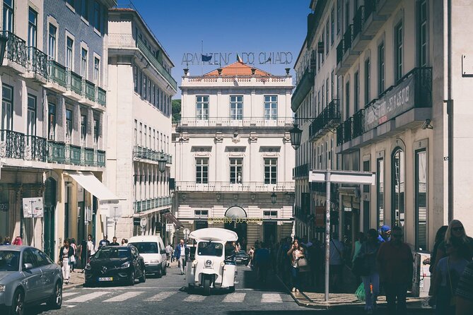 3 Hour Lisbon Private Guided Tour via Tuk Tuk - Three hours of Lisbon in practical terms