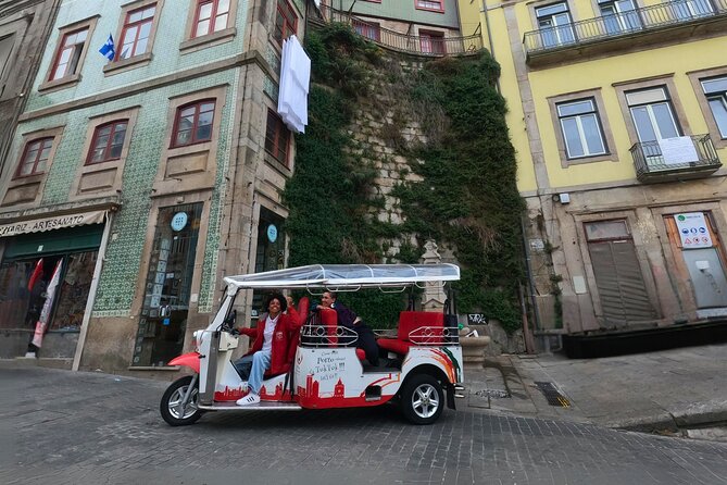 3 Hour Tuk tuk Tour in Porto - Palácio de Cristal and the Douro’s western edge