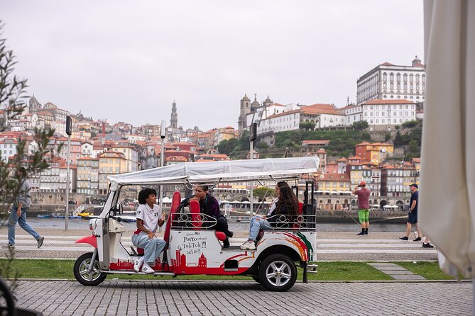 3 Hour Tuk tuk Tour in Porto - Crossing Dom Luís I Bridge into Vila Nova de Gaia