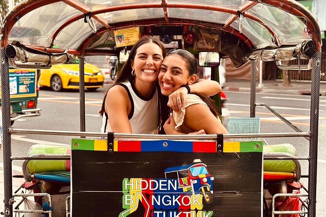 4-Hour Hidden Bangkok TukTuk Street Food Guided Tour - The secret nighttime view at Wat Prayoon