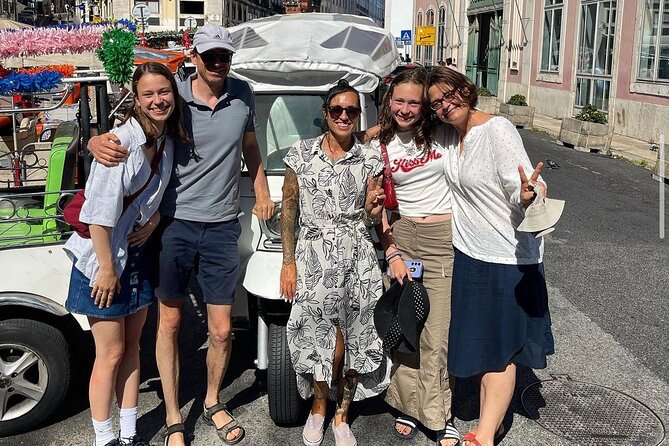 4-Hour Lisbon Highlights: Discover the best by TukTuk - Lisbon Cathedral: a quick look at the old center