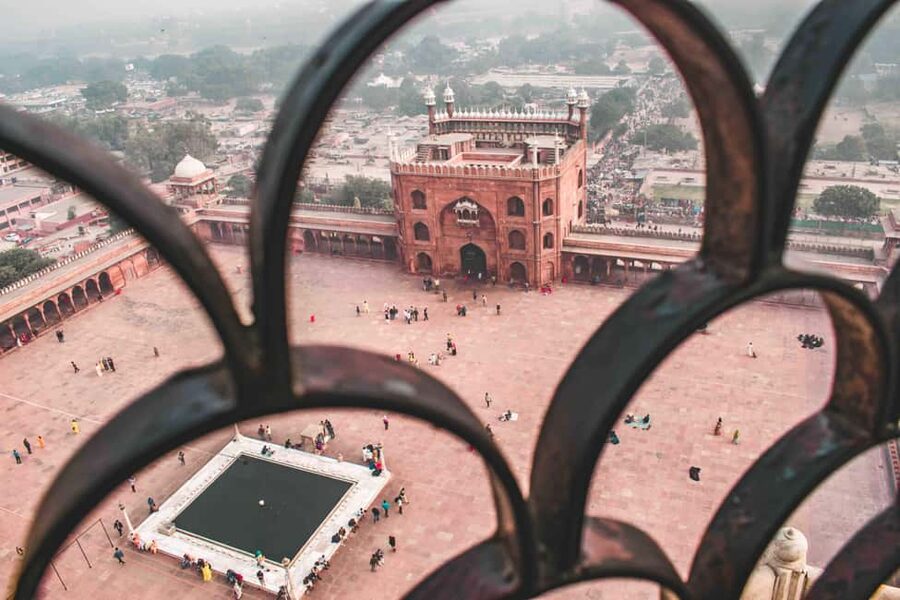4-hour Old Delhi Heritage Walking tour with Rickshaw Ride - Naughara and the Jain stop