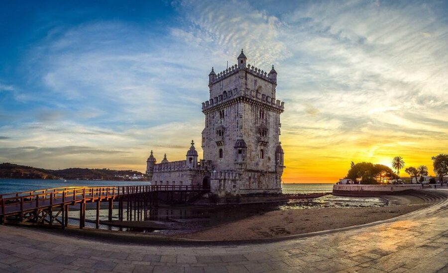 4-hour sightseeing tour by Tuk-Tuk Lisbon old town and Belém - Starting at Rua do Comércio