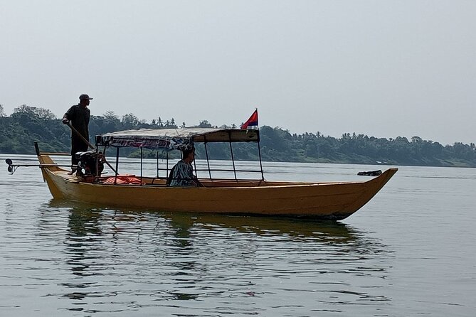 4 hours taking tuk tuk to see Mekong dolphins and countryside - Who will enjoy this outing most?