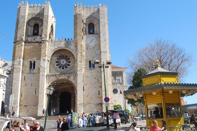4h/half-day Lisbon Tuk Tuk Tour with a local - Restauradores and Rossio: Lisbon’s central opening scene