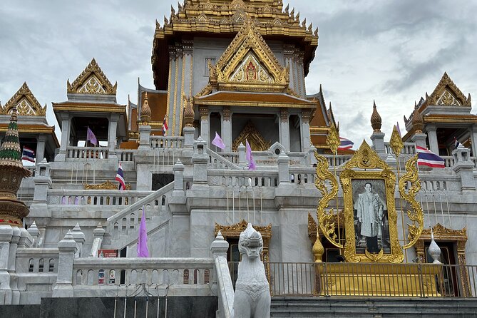 8 Hours Tuk Tuk Private Tour within Bangkok Area: Customed Trips - Wat Saket and the climb to the Golden Mount