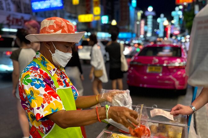 8 Hours Tuk Tuk Private Tour within Bangkok Area: Customed Trips - Wat Pho and the giant reclining Buddha