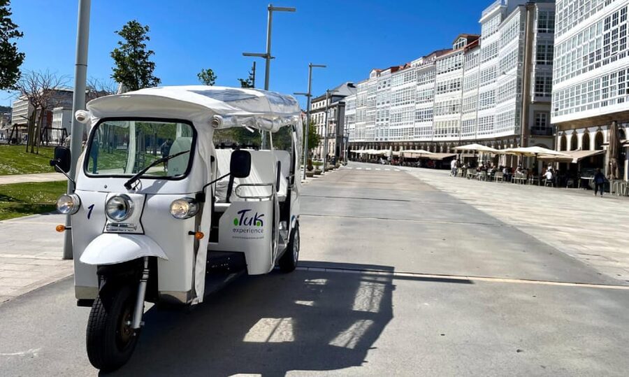 A Coruña: Premium Tuk Tuk tour - San Antón Castle and the old defenses