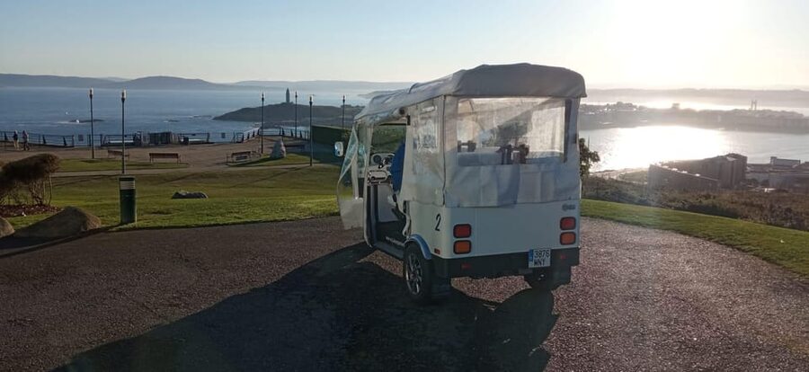A Coruña: VIP Tuk Tuk tour - From Marina Galleries to María Pita Square