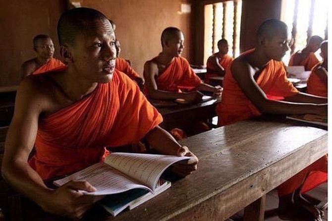Afternoon tour by tuk tuk to bamboo train,bat cave,killing cave,countryside. - What the guide adds to the day