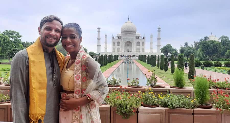 Agra: Private Full-Day Sightseeing Tour by Tuk-Tuk or Cab - Seeing the red sandstone of Agra Fort