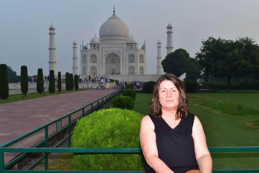 Agra: Private Full-Day Sightseeing Tour by Tuk-Tuk or Cab - Choosing between a tuk-tuk and an air-conditioned car