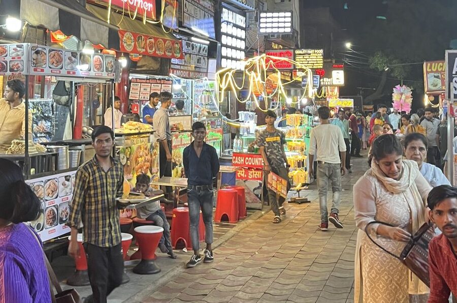 Agra: Sadar Bazar Food Market Night Walking Tour by Tuk-Tuk - Walking through the market lanes