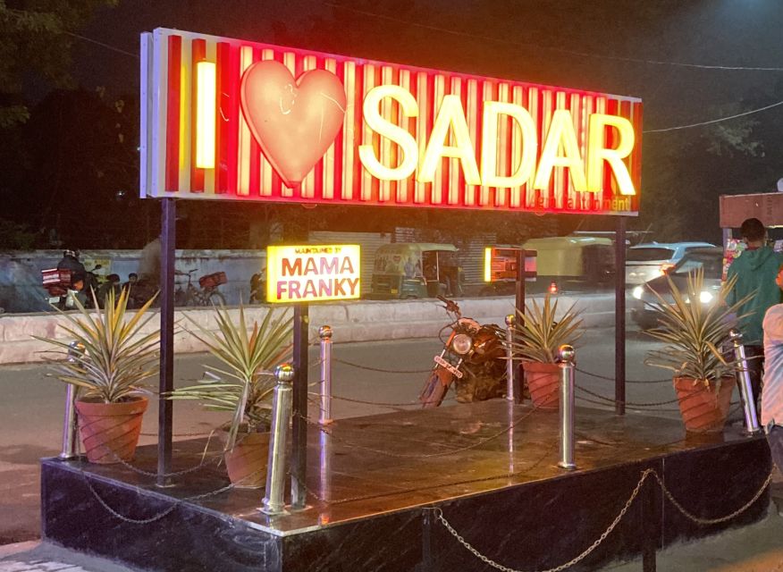 Agra: Sadar Bazar Food Market Night Walking Tour by Tuk-Tuk - The human side of the tour