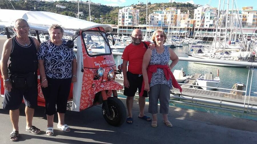 Albufeira: Private Tuk Tuk Tour - Old town and new town, two different sides of Albufeira