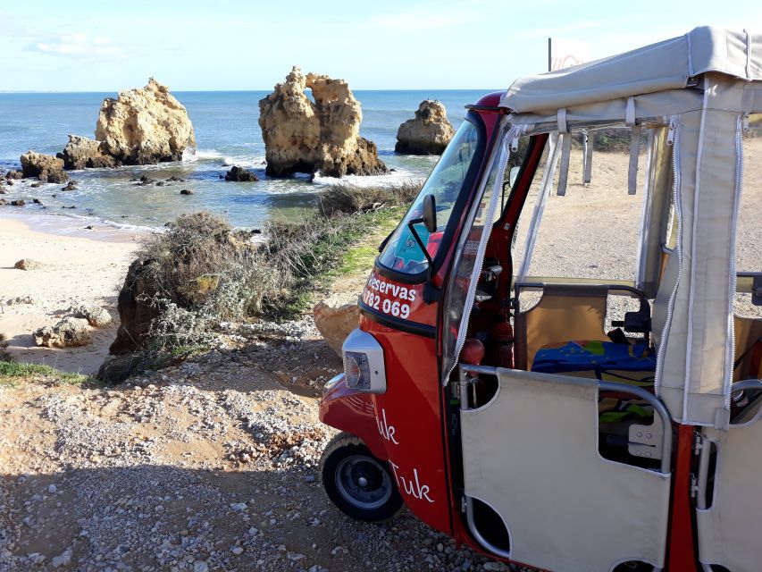 Albufeira: Tuk-tuk Sightseeing Tour - The marina and fishing port: two sides of the coast