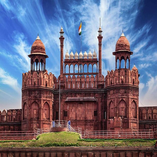 All Inclusive Old & New Delhi Private Day Trip with Tuk Tuk - Qutb Minar and the southern edge of the route