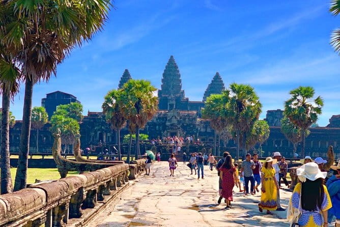 Amazing full day TUKTUK tour - Srah Srang brings a quieter pause by the water