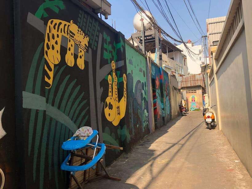 An Afternoon of Contemporary Art in Phnom Penh by Tuk Tuk - The guides make the difference