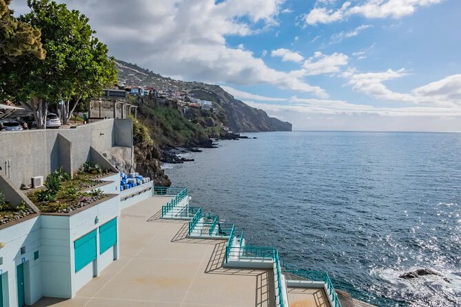 An Express tuk-tuk tour through Funchal Old Town - Quinta das Cruzes and Funchal’s old estates