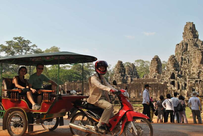 Angkor Thom Afternoon Tour by Tuk Tuk - Bayon and its enigmatic carved faces