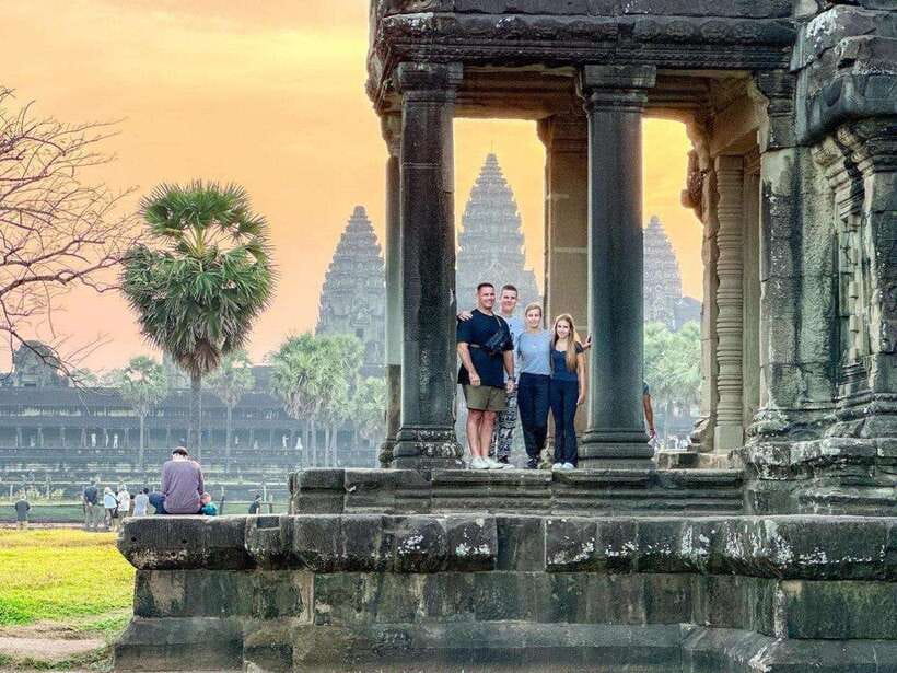 Angkor Wat 1 Day with Sunrise Combined tour with (Tuk Tuk) - Angkor Thom and the Bayon faces