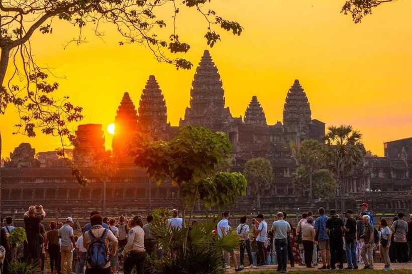 Angkor Wat 1 Day with Sunrise Combined tour with (Tuk Tuk) - Banteay Kdei closes the temple circuit