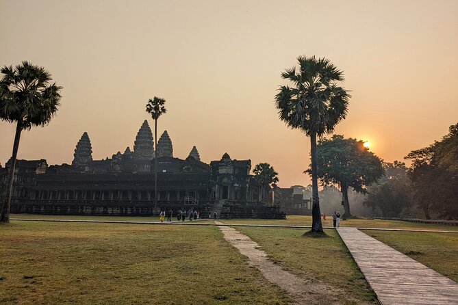 Angkor Wat Private Tuk-Tuk Tour (sunrise Option) & more - Ta Keo, a stark and powerful change of mood