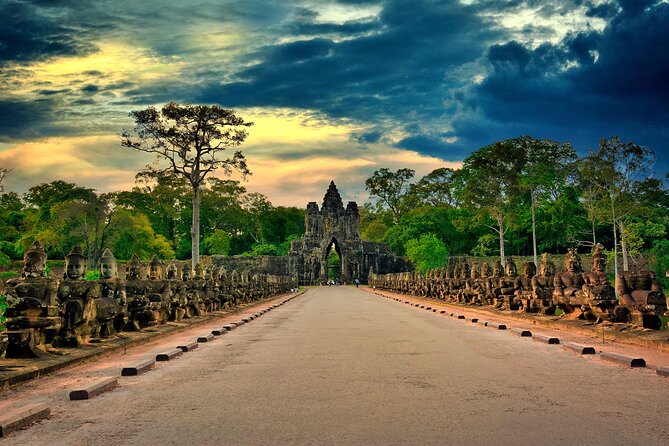 Angkor Wat Private Tuk-Tuk Tour (sunrise Option) & more - Sunrise at Angkor Wat, the early start is worth weighing