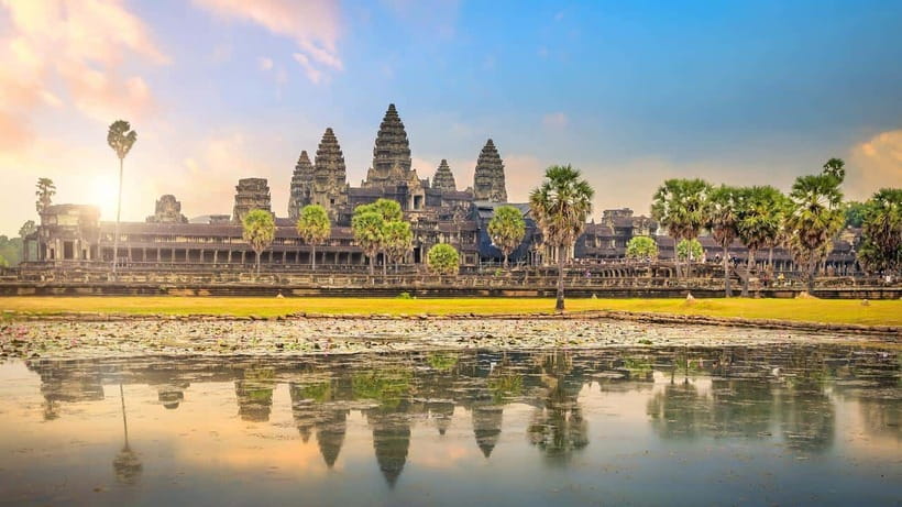 Angkor Wat Small Tour Sunrise With Private Tuk Tuk - Bayon and the stone faces of Angkor Thom