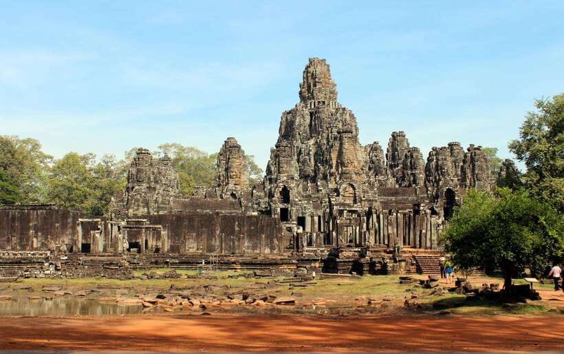Angkor Wat Small Tour Sunrise With Private Tuk Tuk - Water, timing, and the small practical details