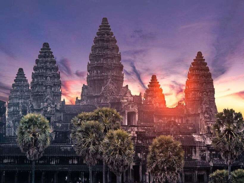 Angkor Wat Small Tour Sunrise With Private Tuk Tuk - Bayon and the Stone Faces