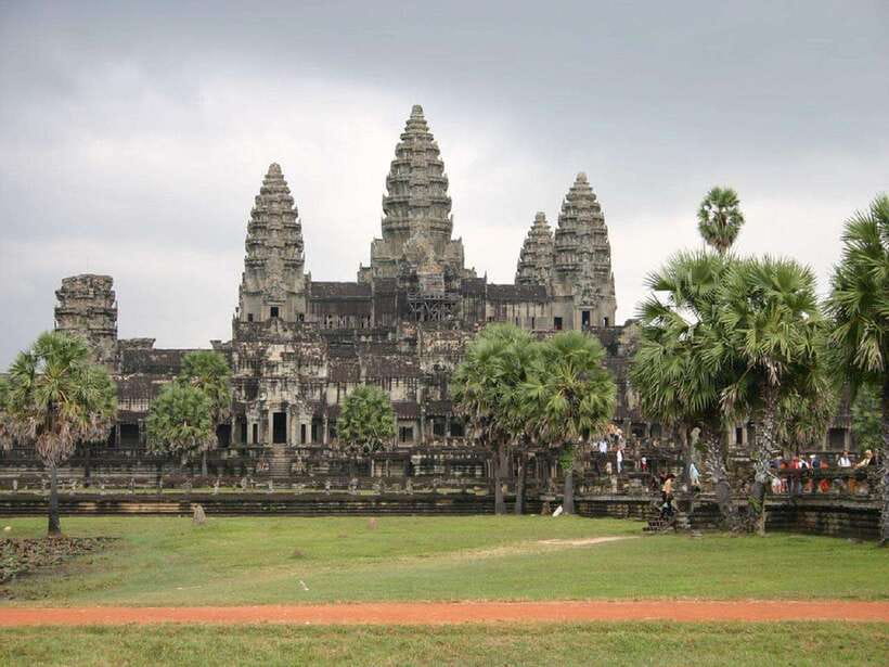Angkor Wat Small Tour With Private Tuk Tuk - Takeo offers a shorter, quieter change of pace