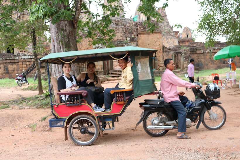 Angkor Wat: Tuk Tuk and Walking Tour - Key points at a glance
