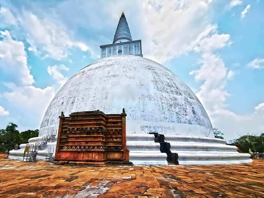 Anuradhapura: Tuk Tuk Tour - Ancient City with Audio Guide - Why a tuk tuk makes sense in Anuradhapura
