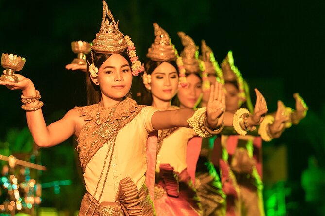 Apsara Dance Show with Dinner by Tuk-Tuk Roundtrip Transfer - Who will get the most from this evening