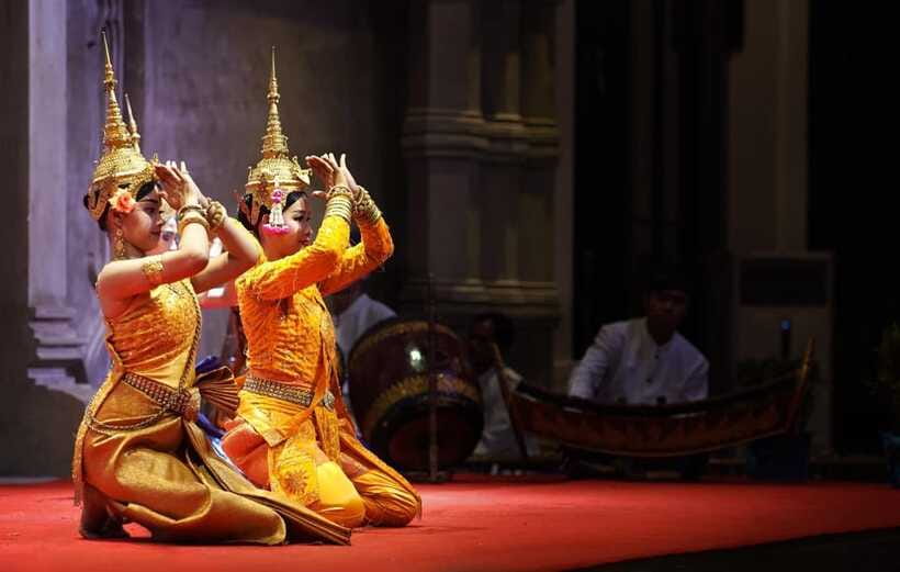 Apsara Traditional Dances & Local Buffet with Tuk-Tuk Ride - Should you book the Apsara dinner?