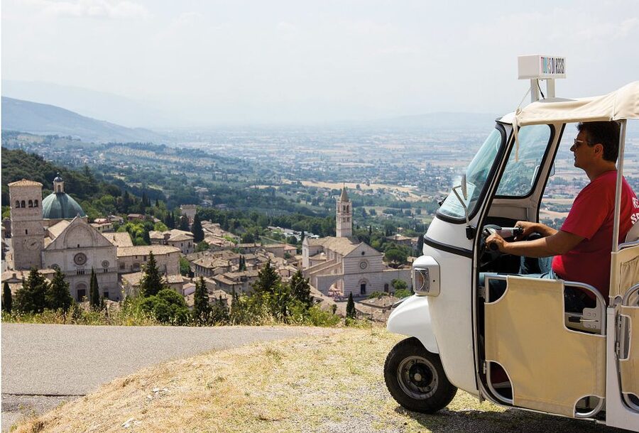 Assisi: Panoramic Tuk Tuk Tour - Rocca Maggiore for the broadest views
