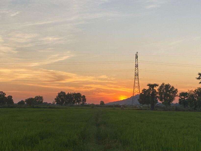 Authentic Siem Reap: Tuk Tuk Countryside and Sunset Tour - Leaving Siem Reap by tuk tuk