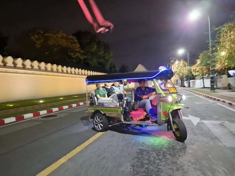 Bangkok: 2-hour Old City CHOB TUK TUK+ Talat Noi Street Art - Bangkok City Pillar Shrine and the royal quarter
