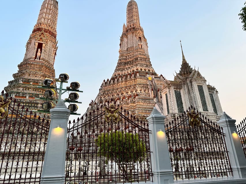 Bangkok: A 4 Hours Tuk Tuk Sightseeing Tour Iconic Landmarks - Learning to fold a lotus at Pak Klong Talad
