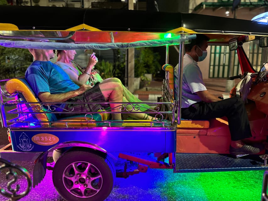 Bangkok: A 4 Hours Tuk Tuk Sightseeing Tour Iconic Landmarks - Eating in Chinatown